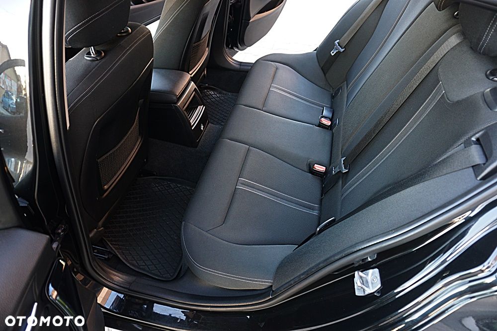 BMW Seria 1 116d EfficientDynamics Edition Sport Line - 23