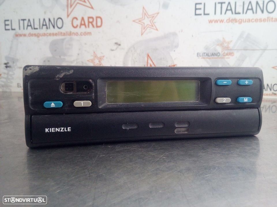 SISTEMA DE ÁUDIO RÁDIO CD MERCEDES-BENZ SPRINTER FURGÓN - 1
