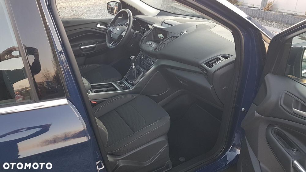 Ford Kuga 1.5 EcoBoost 2x4 Cool & Connect - 28