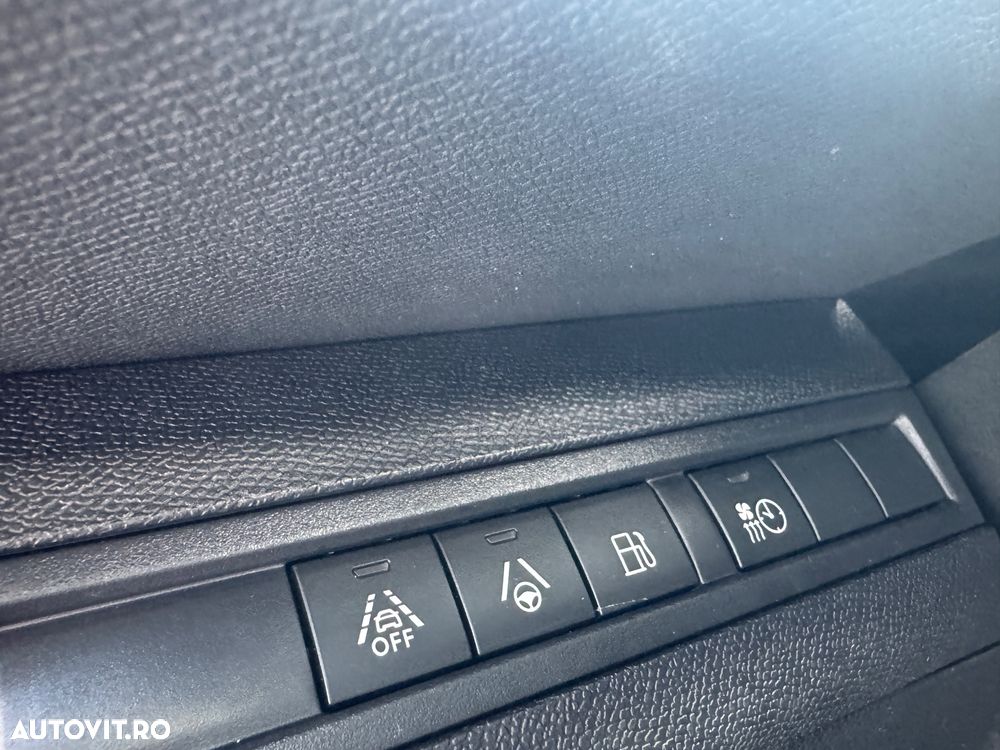 Peugeot 3008 225 e-EAT8 GT - 13