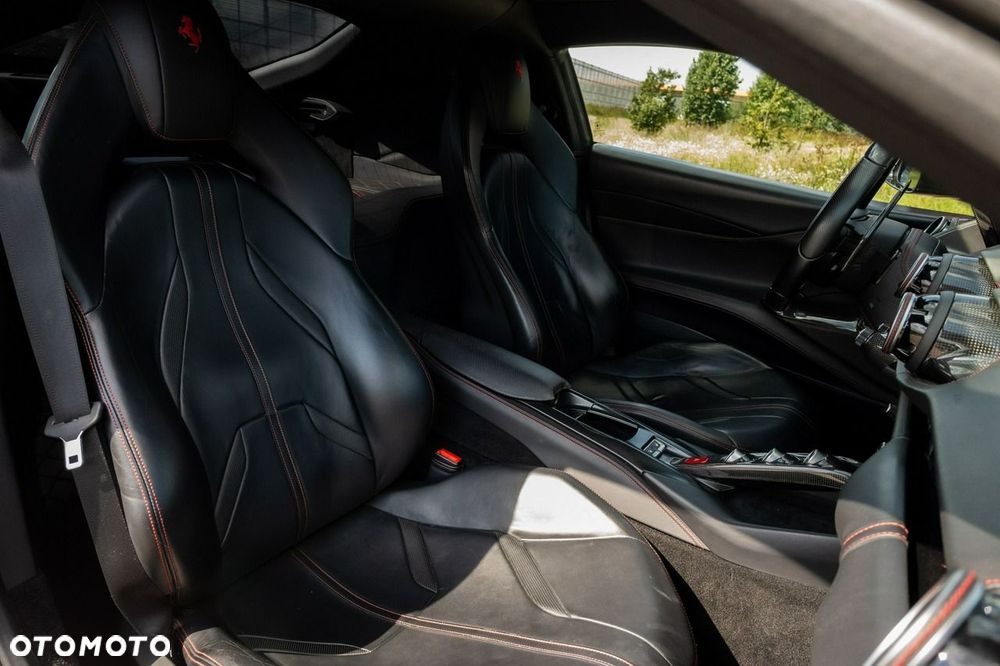 Ferrari 812 Superfast - 36