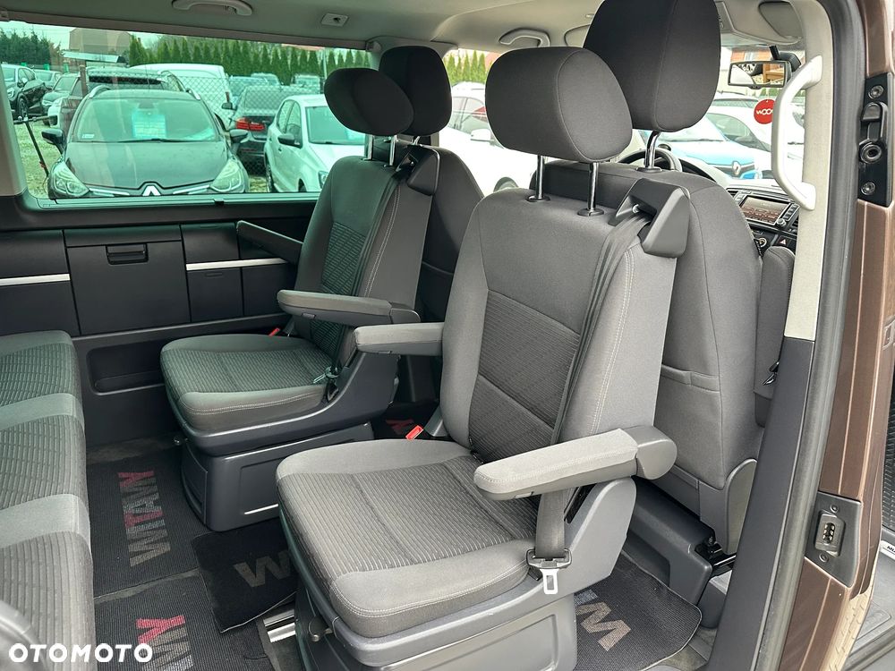 Volkswagen Multivan - 24