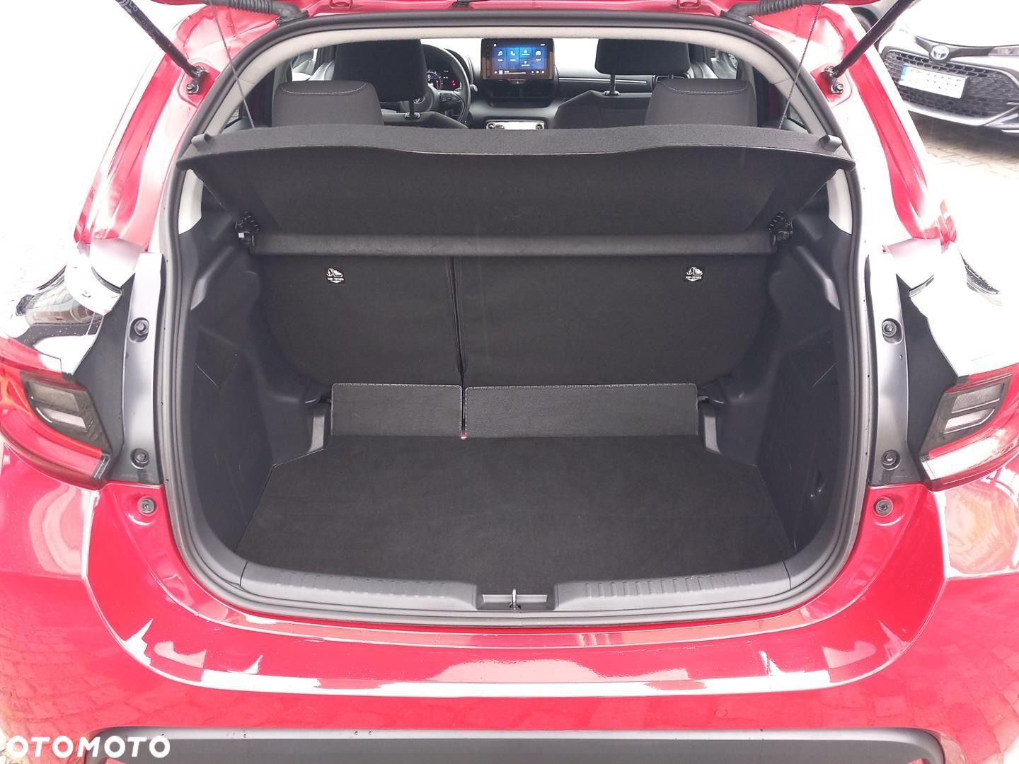 Toyota Yaris Hybrid 1.5 Style - 10
