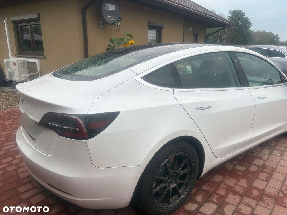 Tesla Model 3 - 15