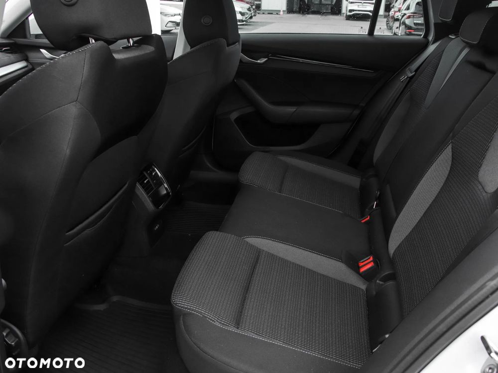 Skoda Octavia 1.5 TSI Selection - 11