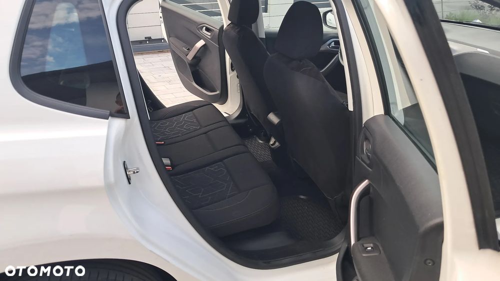 Peugeot 2008 1.4 HDi Active - 14