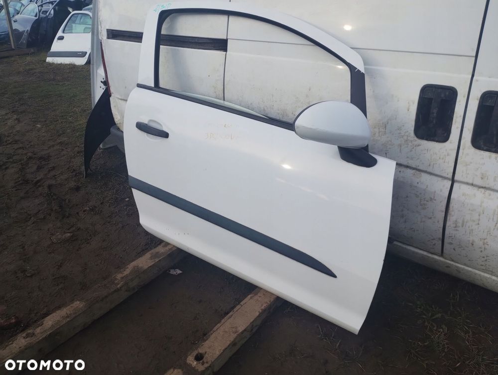 Opel Corsa D Drzwi Prawe 3D - 4