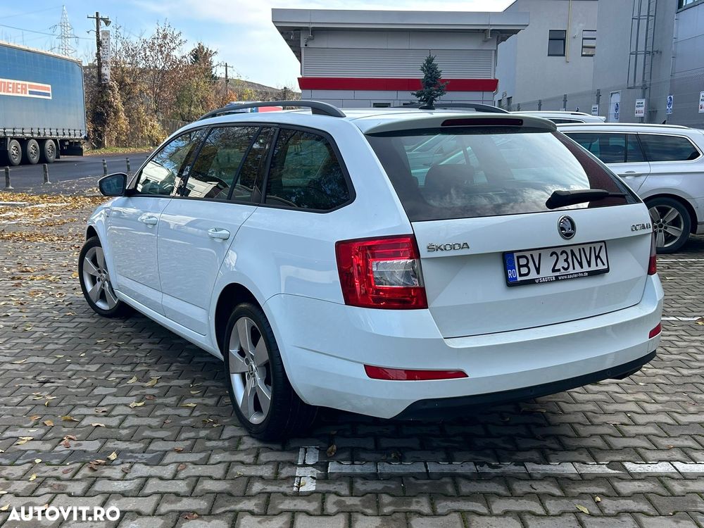 Skoda Octavia 2.0 TDI DSG Style - 3