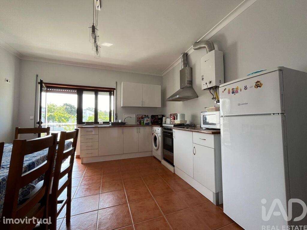 Moradia geminada T4 em Belinho e Mar de 171 m2 - Grande imagem: 2/34