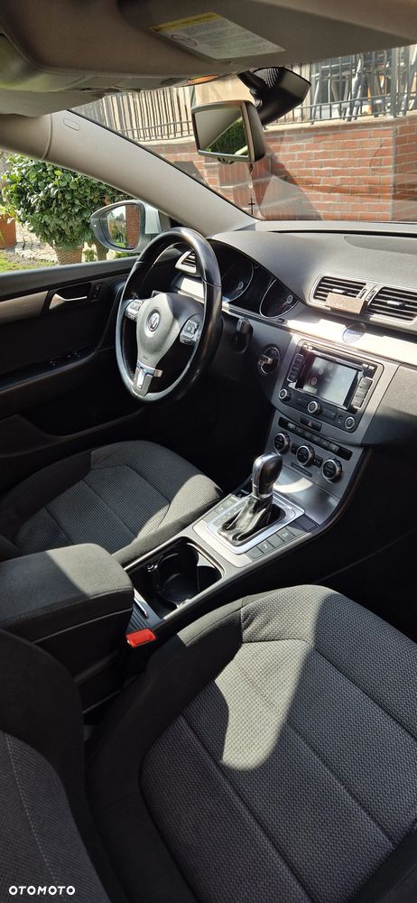 Volkswagen Passat 2.0 TDI Comfortline DSG - 5