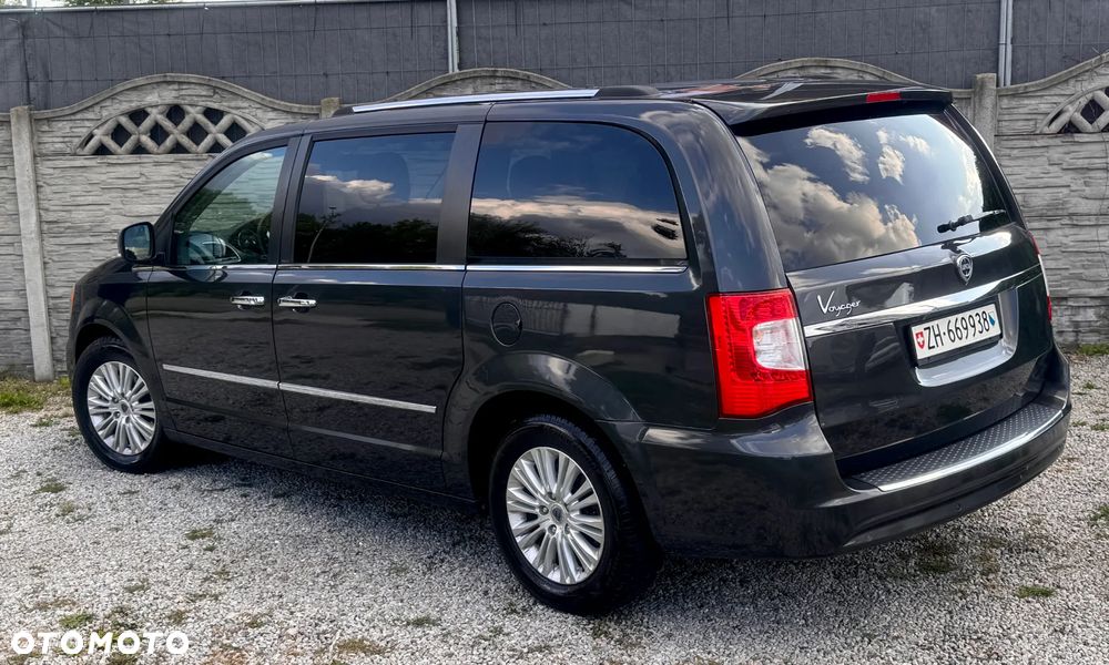 Lancia Voyager 2.8CRD Platinum - 12