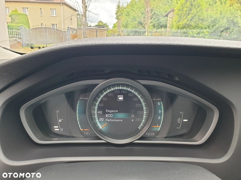 Volvo V40 D3 Inscription - 27