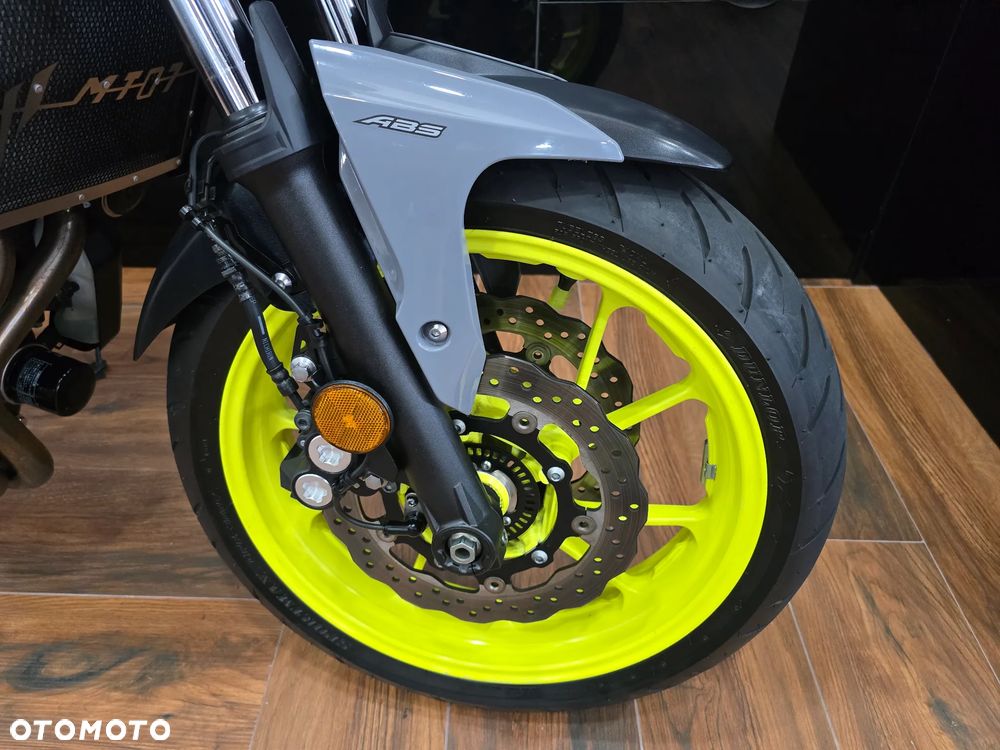 Yamaha MT - 22