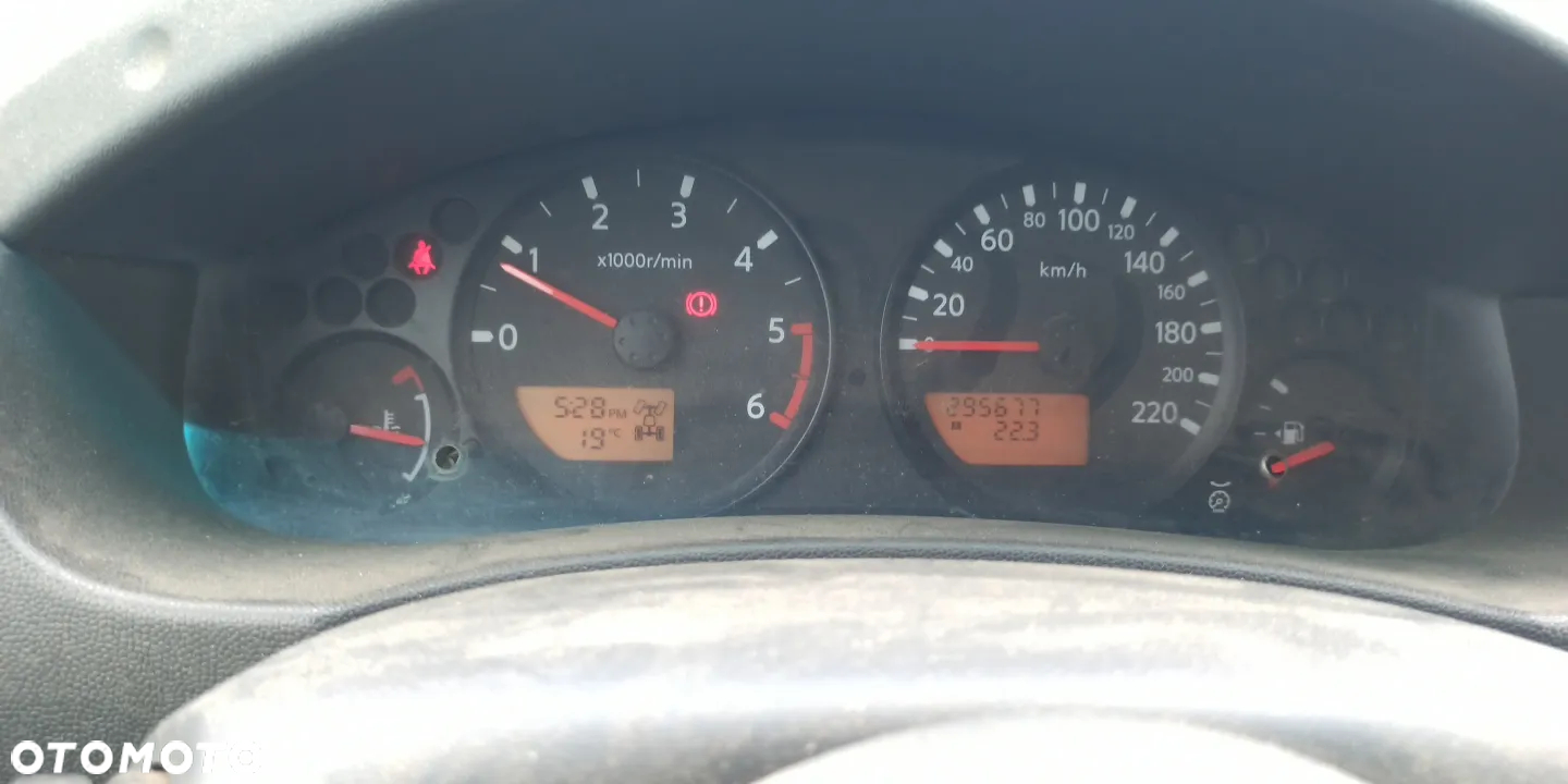 Nissan Navara 2.5 TDi Base / XE - 22