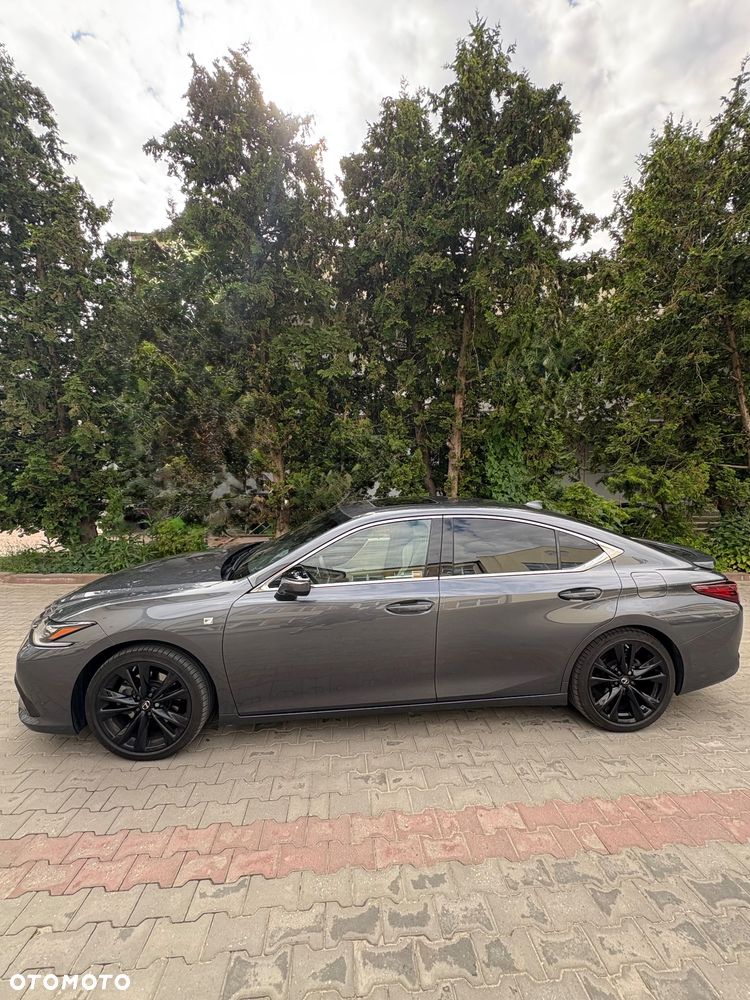 Lexus ES 300h F Sport Edition - 8