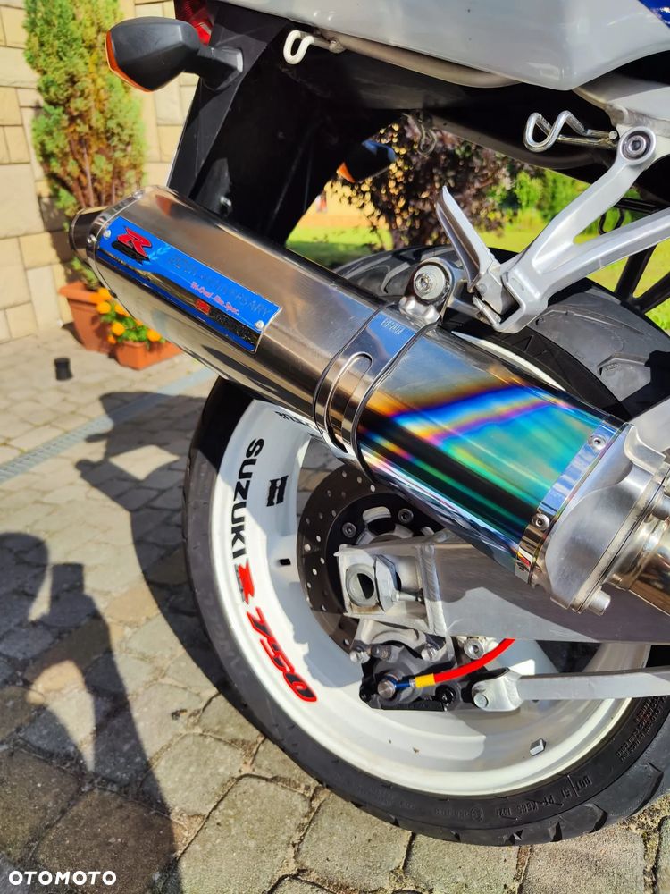 Suzuki GSX-R - 6