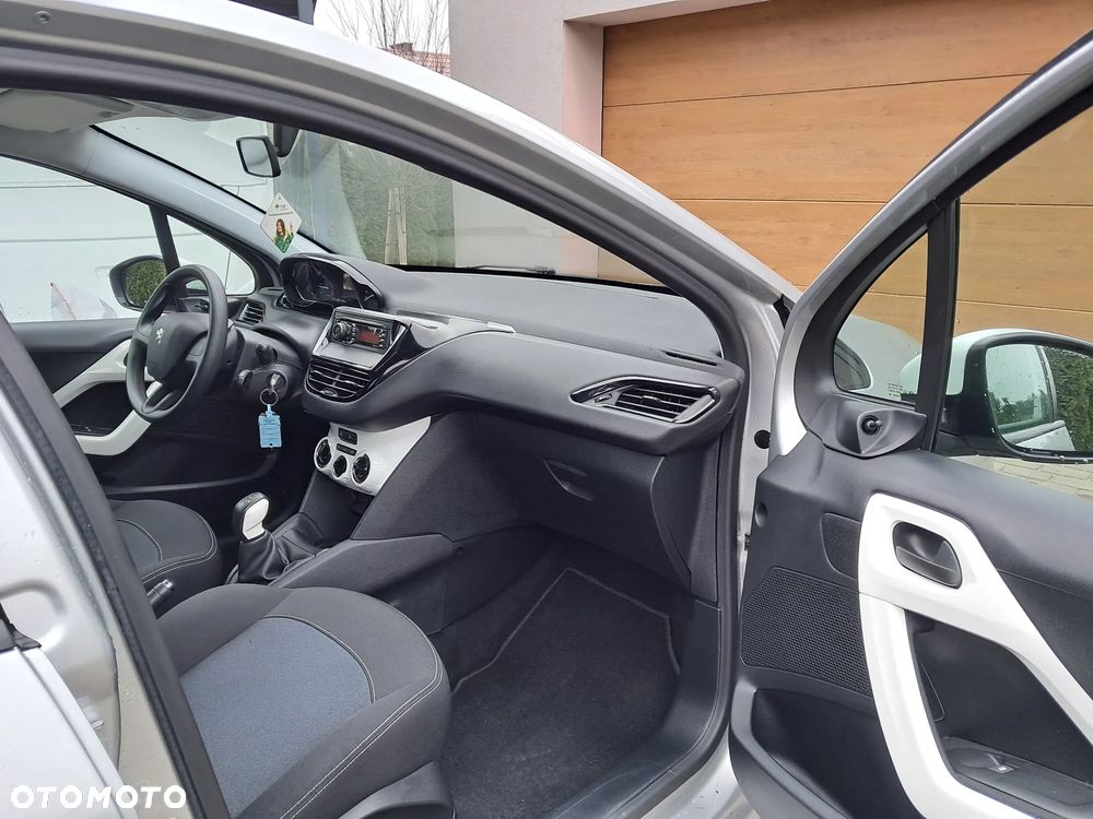 Peugeot 208 PureTech 82 Style - 11
