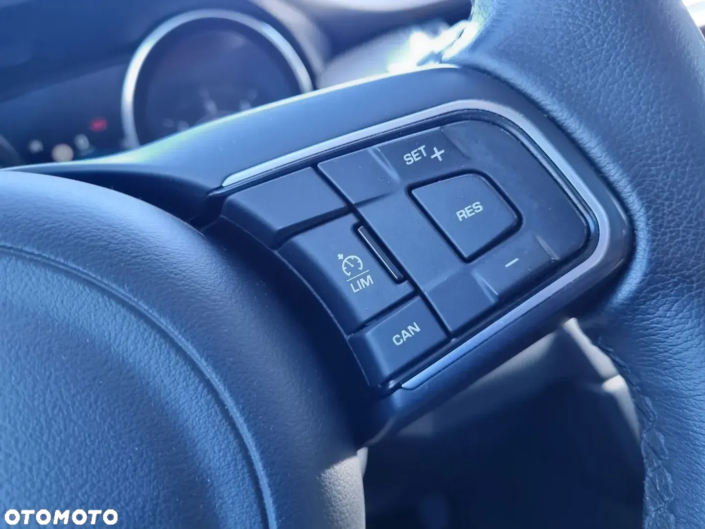 Jaguar E-Pace - 21