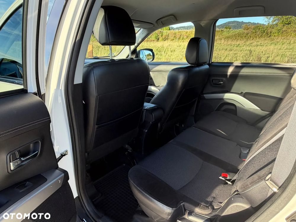 Mitsubishi Outlander - 7