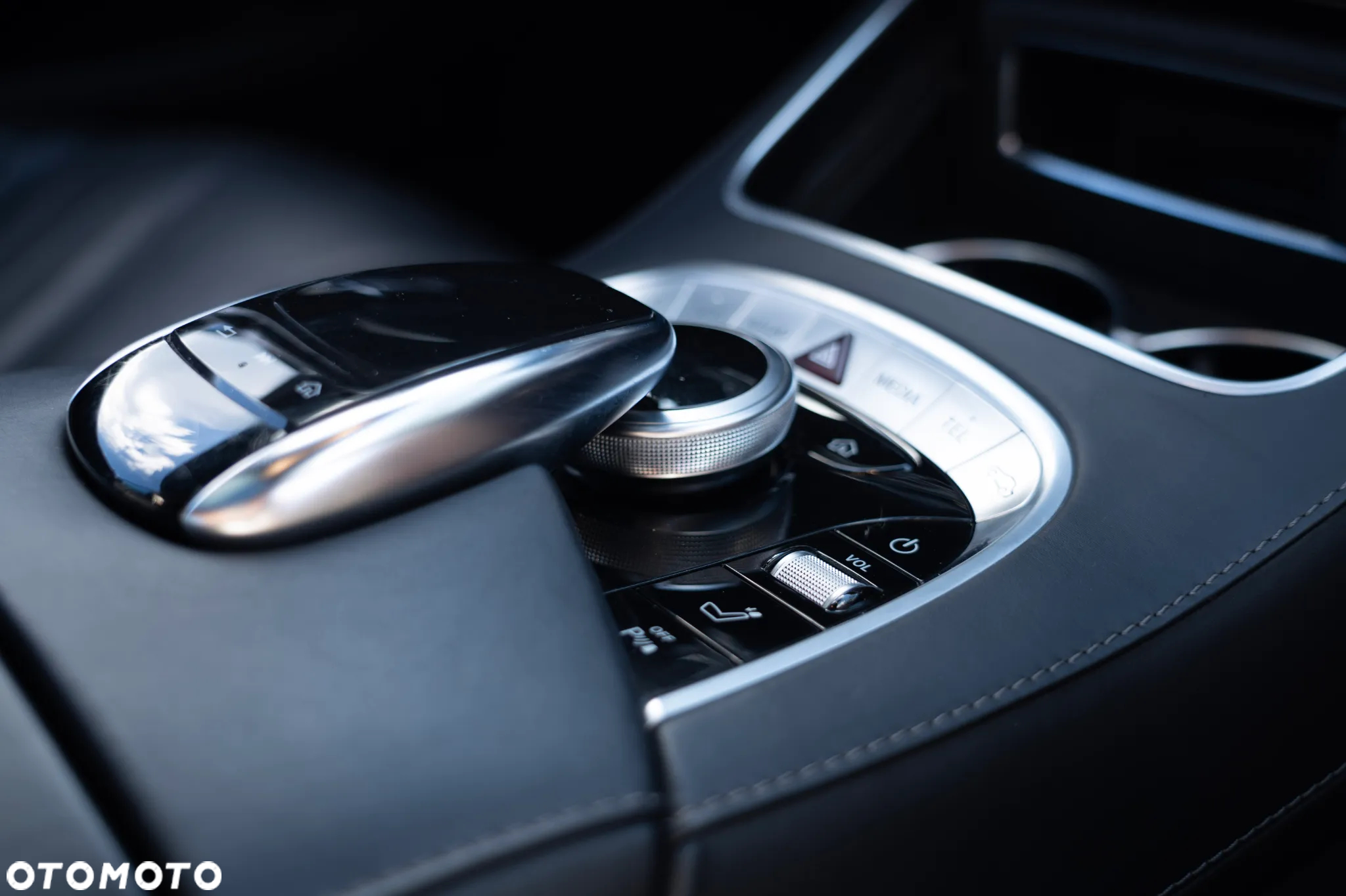 Mercedes-Benz Klasa S 560 Coupe 4-Matic 9G-TRONIC - 30