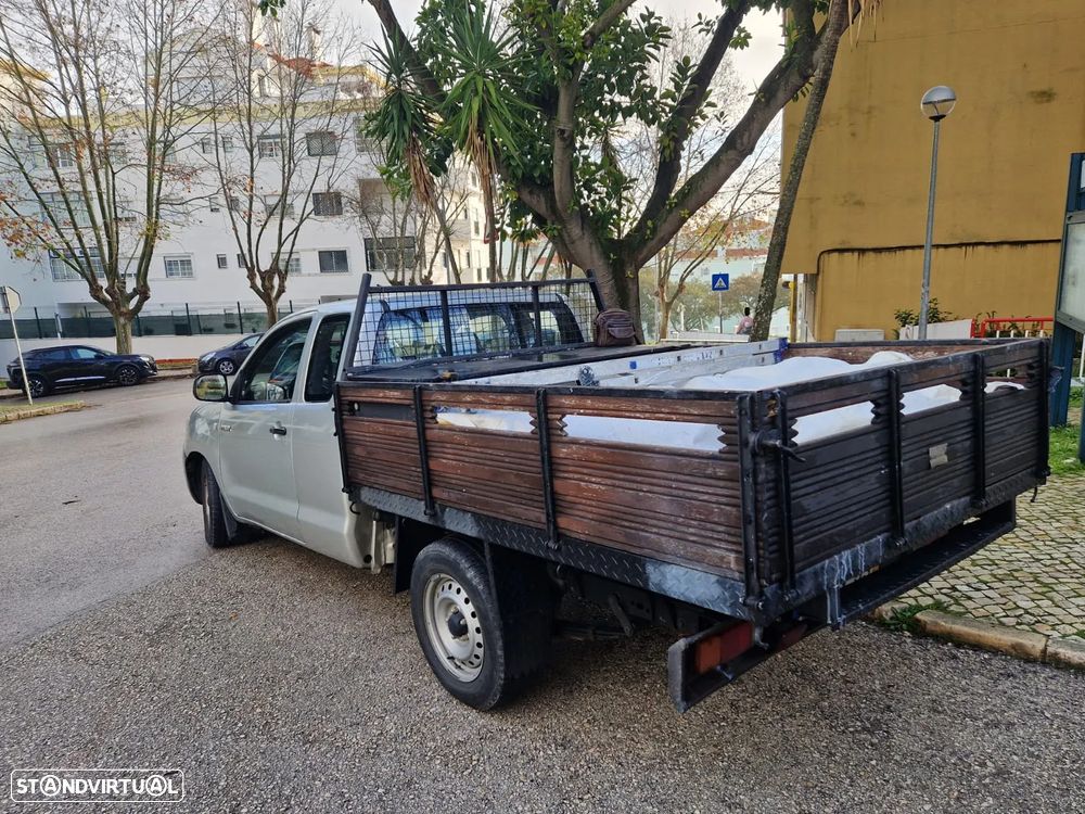 Toyota Hilux 2.5 D-4D 2WD CE AC - 2