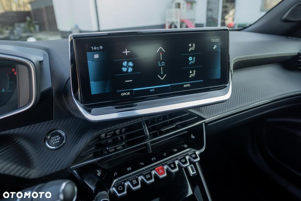 Peugeot 2008 BlueHDi 130 EAT8 GT Pack - 23