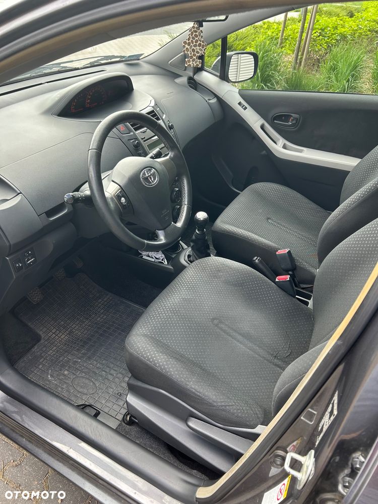 Toyota Yaris 1.33 Active - 9