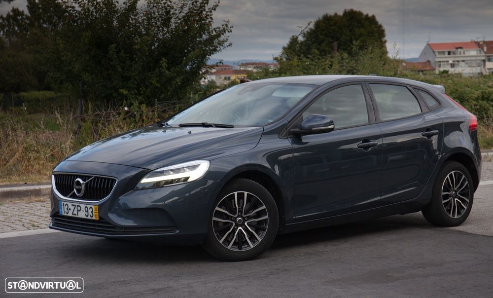 Volvo V40 2.0 D3 Momentum - 3