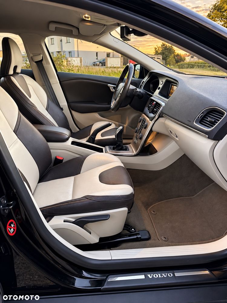 Volvo V40 D3 Summum - 15