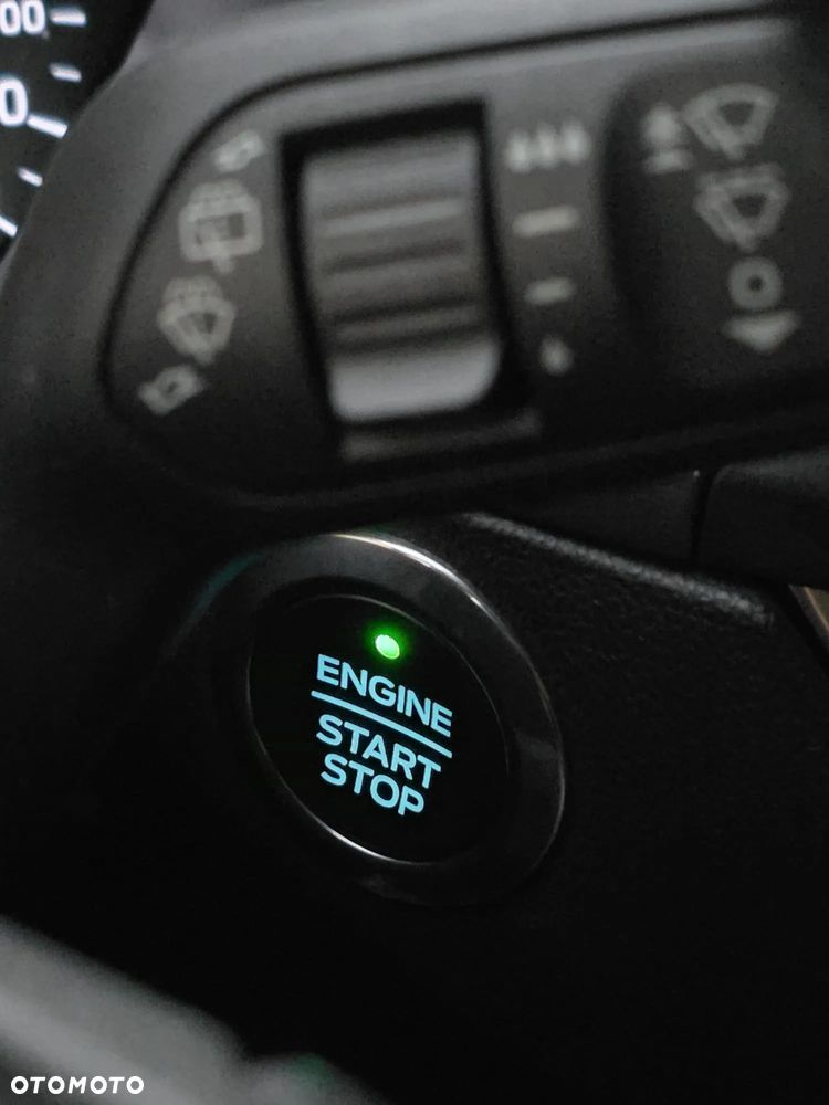 Ford Focus Turnier 1.5 EcoBlue Start-Stopp-System TITANIUM - 24