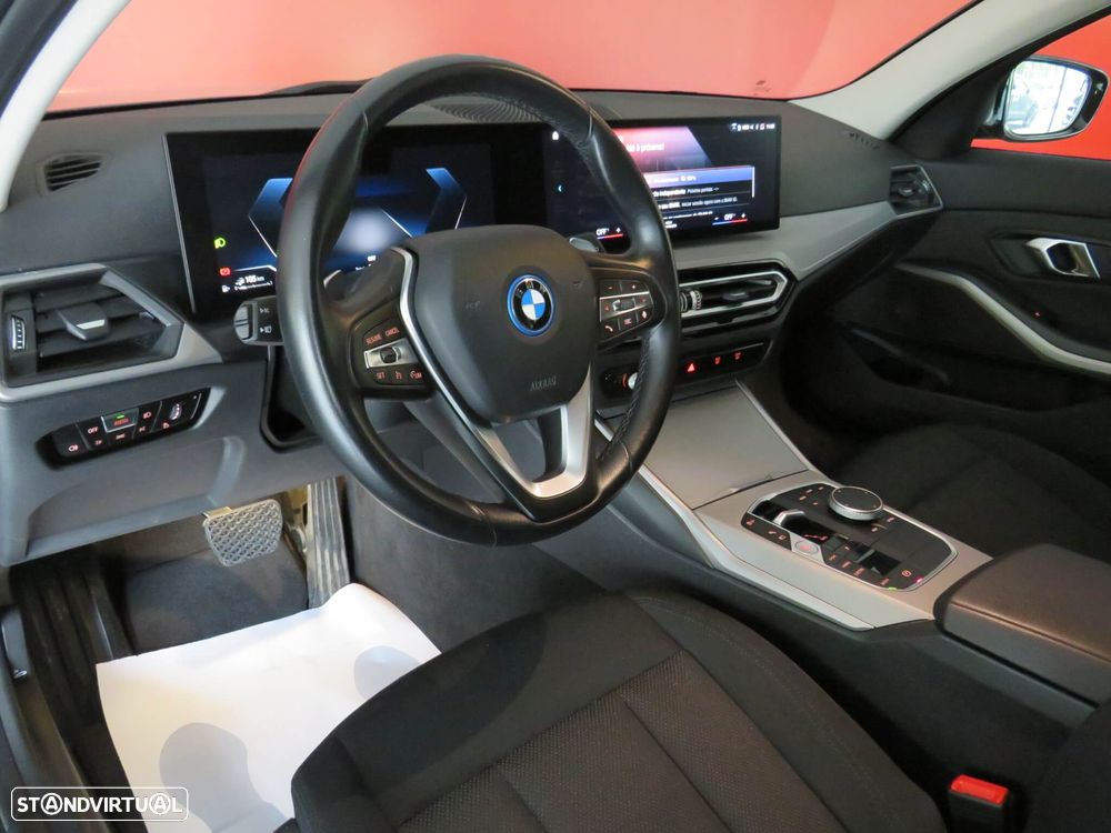 BMW 320 e Auto - 21