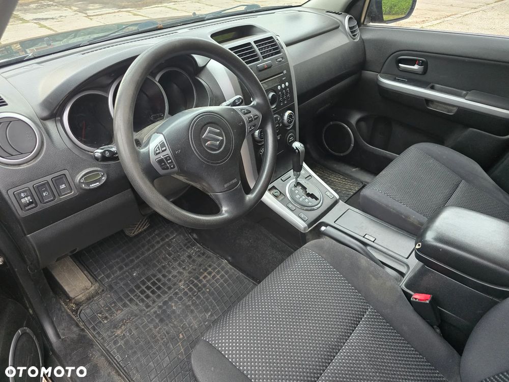 Suzuki Grand Vitara 2.0 20th Anniversary - 8
