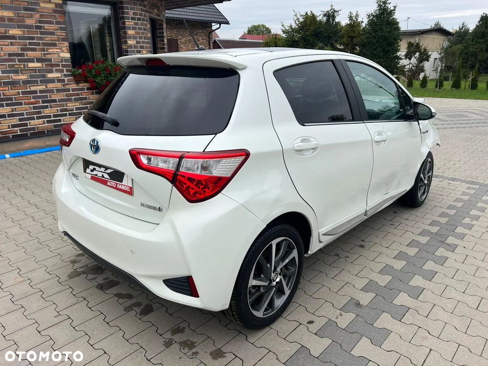 Toyota Yaris Hybrid 100 Active EU6 - 6