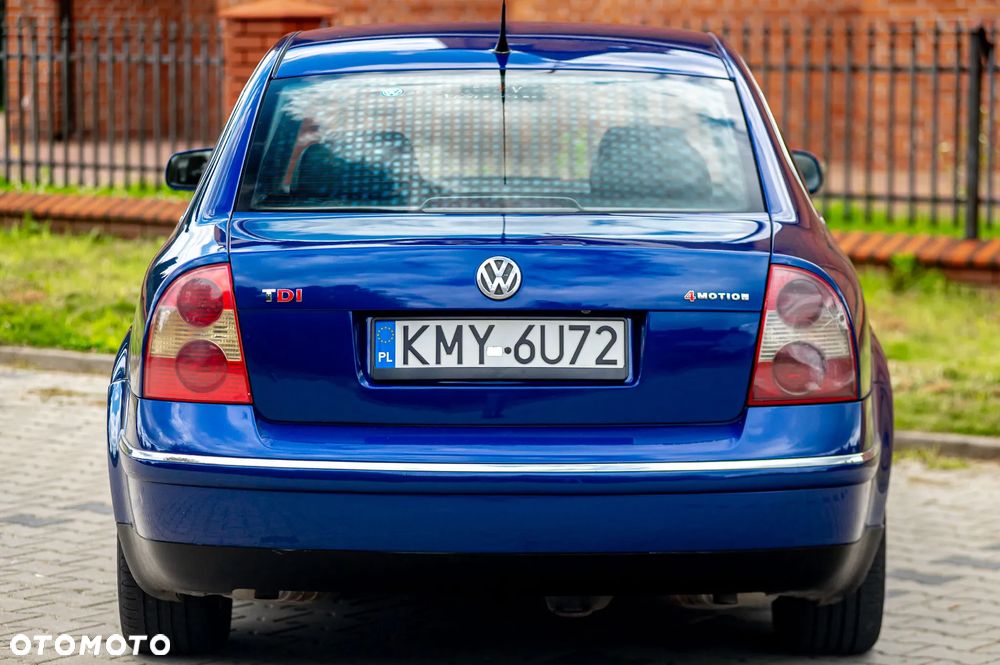 Volkswagen Passat 1.9 TDI 4Mot Highline - 14