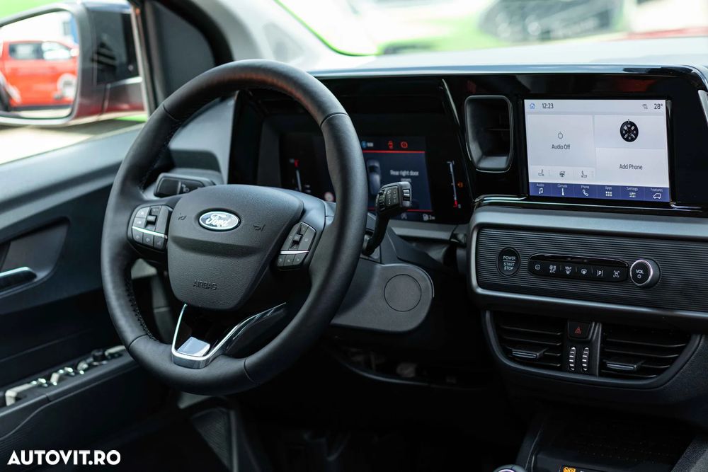 Ford Tourneo Courier 1.0 EcoBoost Titanium - 25