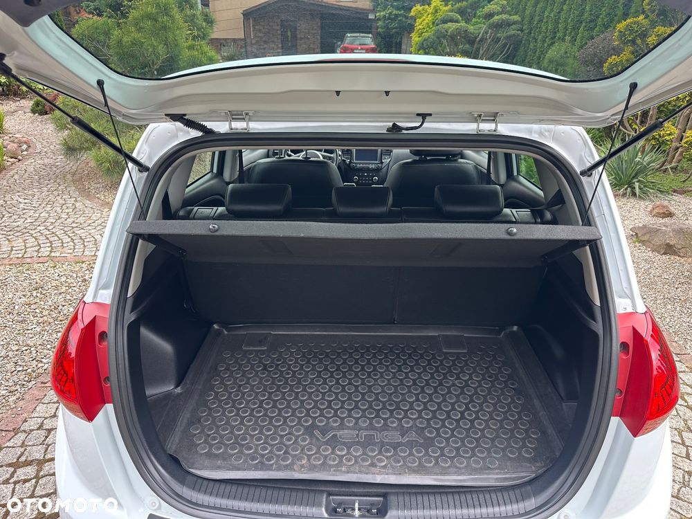 Kia Venga - 16