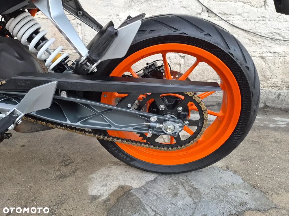 KTM Duke - 18