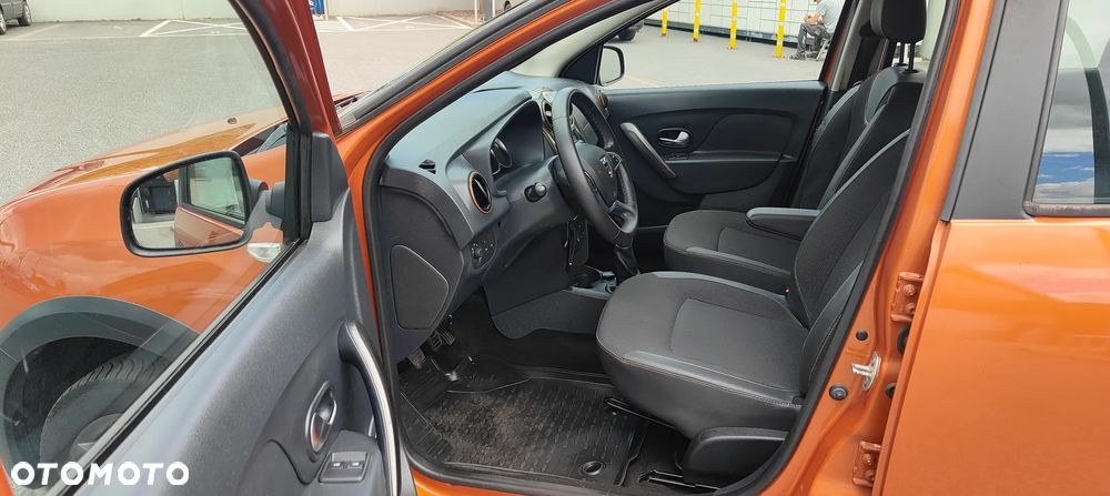 Dacia Sandero Stepway TCe 90 Prestige - 32