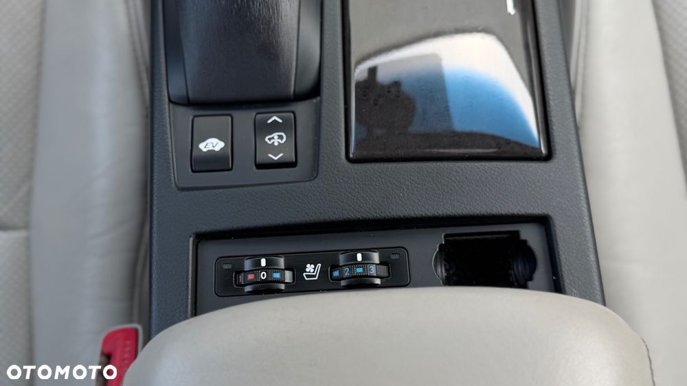 Lexus RX 450h F Sport - 25