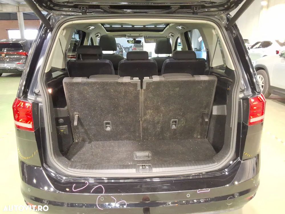Volkswagen Touran 2.0 TDI SCR DSG Trendline - 11