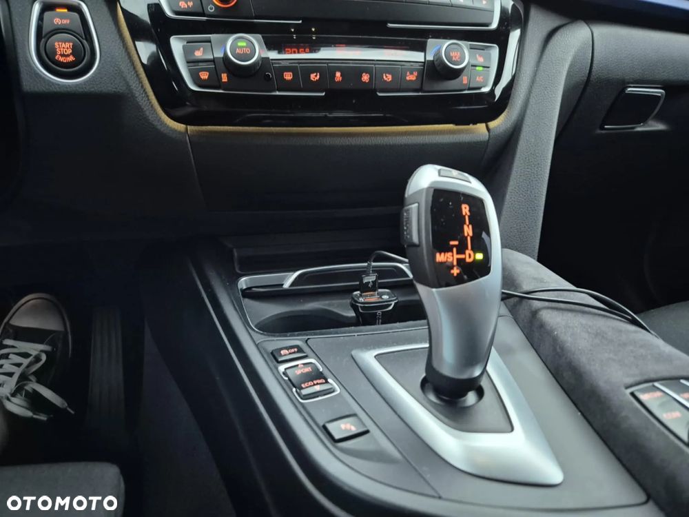 BMW Seria 3 320i M Sport Shadow sport - 12