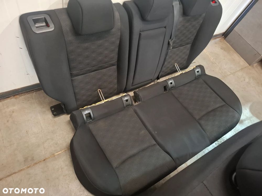 Fotele przód tył komplet podłokietnik tunel Nissan Qashqai J11 II lift 2017 rok - 5