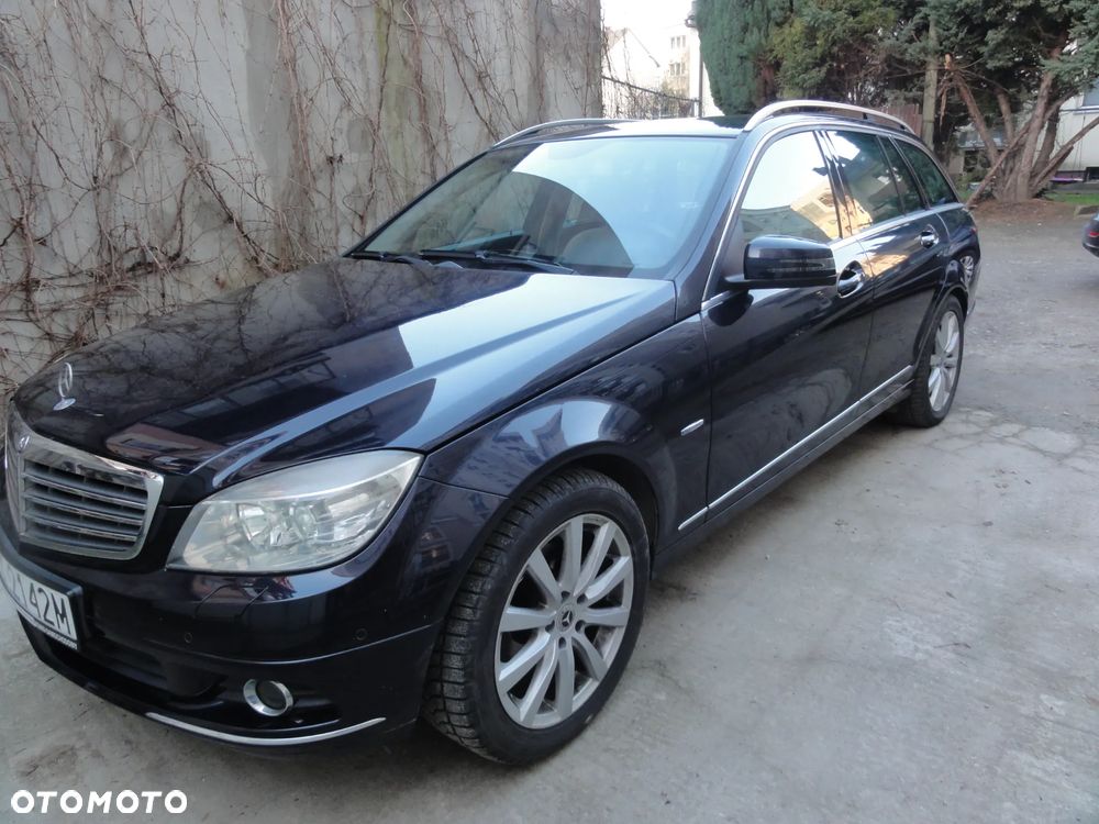Mercedes-Benz Klasa C 180 CGI BlueEff Elegance - 3