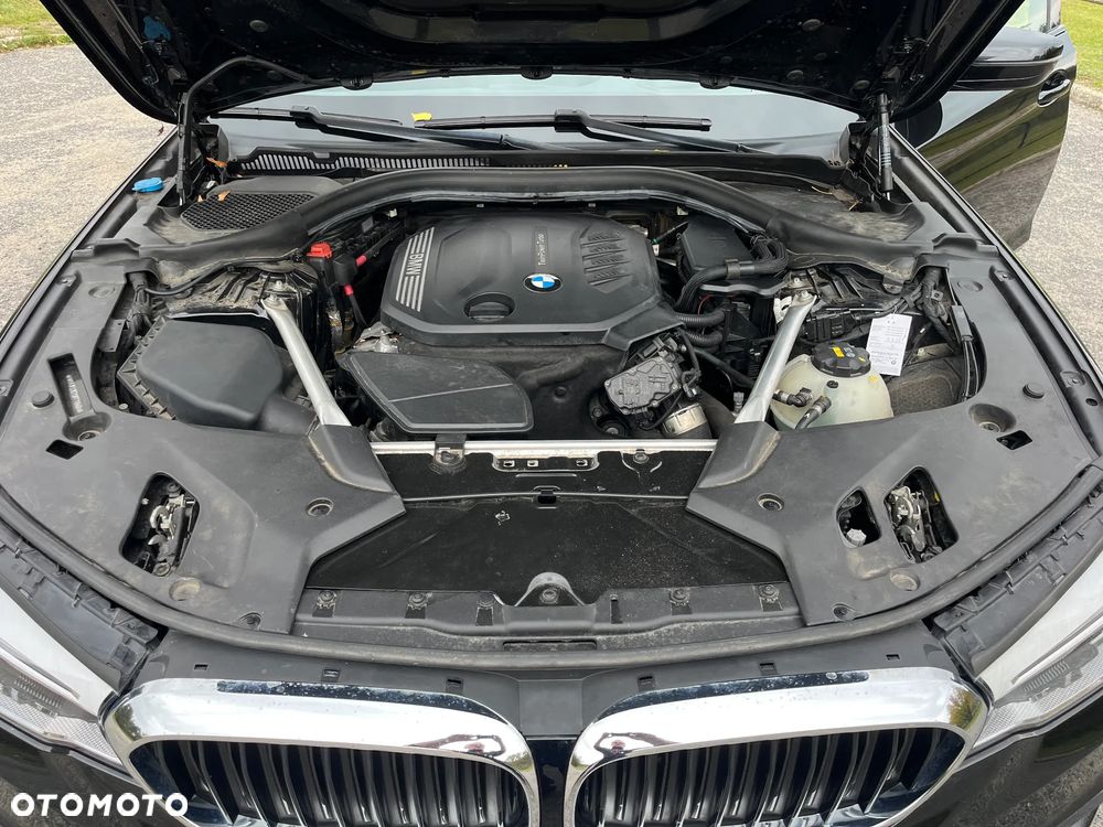 BMW Seria 5 520d M Sport - 16