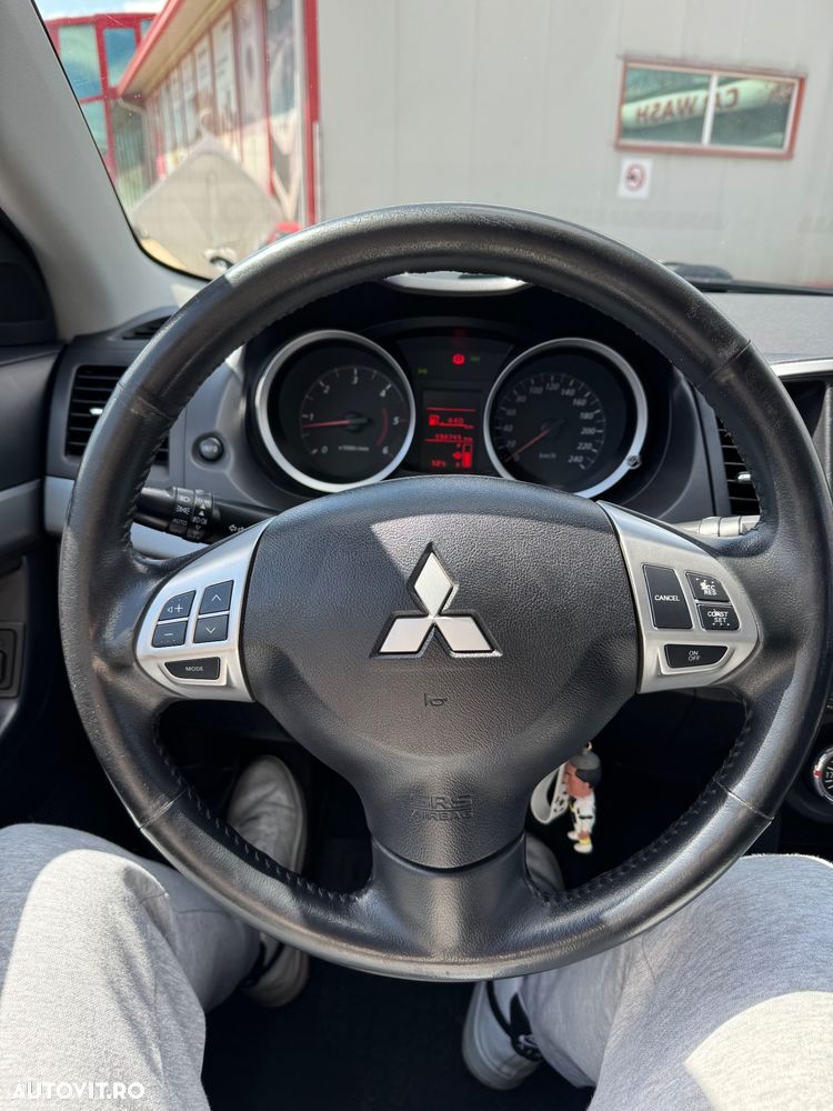 Mitsubishi Lancer 1.8 DI-D+ ClearTec Invite - 10