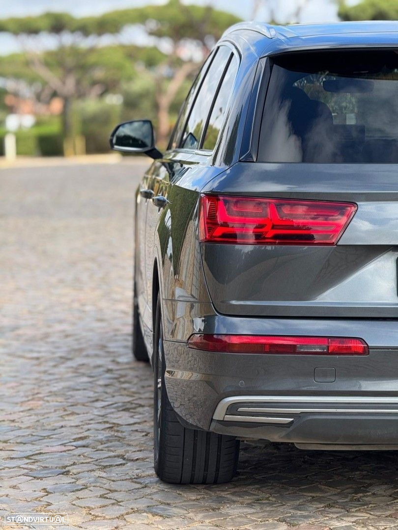 Audi Q7 3.0 TDI E-tron quattro S-line Tiptronic - 23