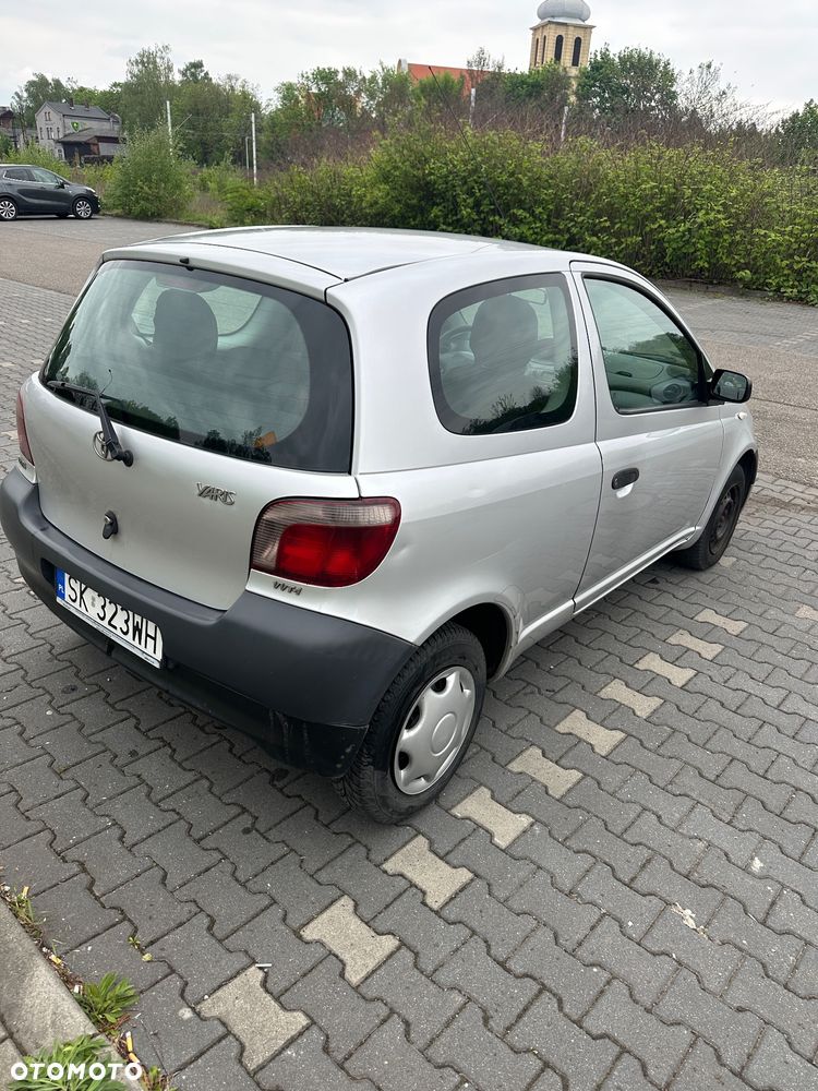 Toyota Yaris 1.0 Base - 5