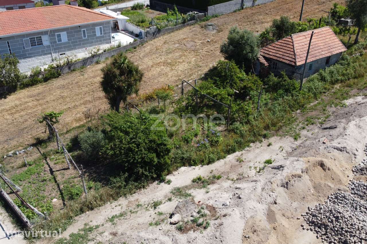Quintinha com casa e terreno para recuperar - Penafiel, Porto - Grande imagem: 4/34