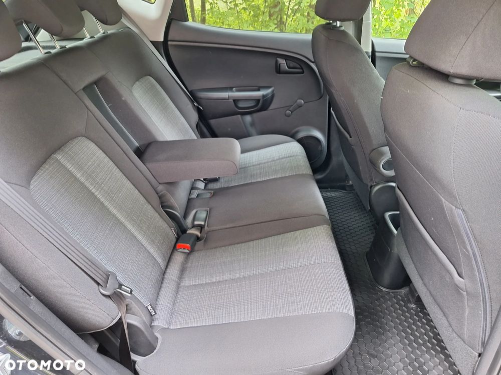 Kia Venga - 22