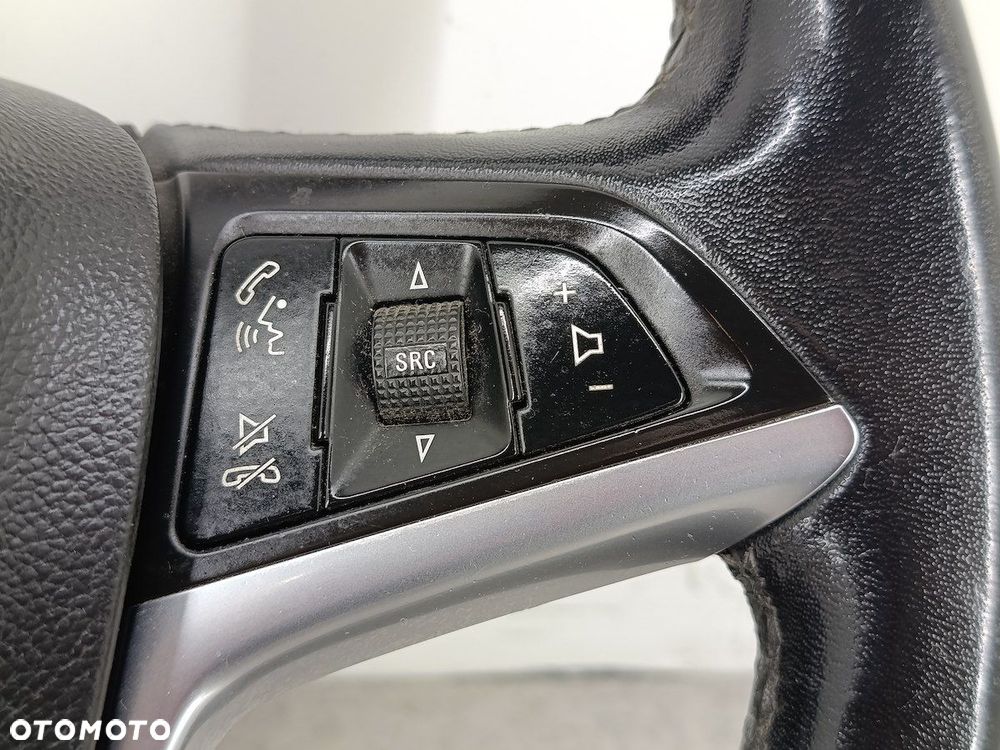 KIEROWNICA Z PODUSZKĄ OPEL MERIVA B 13351021  13300473 GM - 12